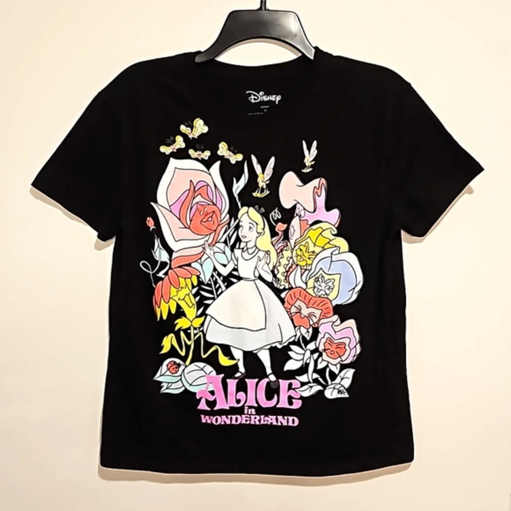 Disney Alice in Wonderland black short sleeve graphic t-shirt Medium flowers